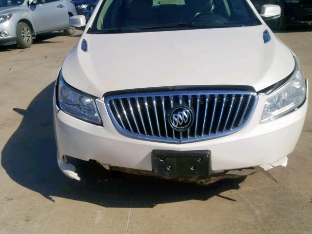 1G4GC5ER6DF159579 - 2013 BUICK LACROSSE WHITE photo 9