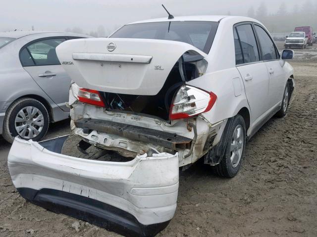 3N1BC11E88L426312 - 2008 NISSAN VERSA S WHITE photo 4