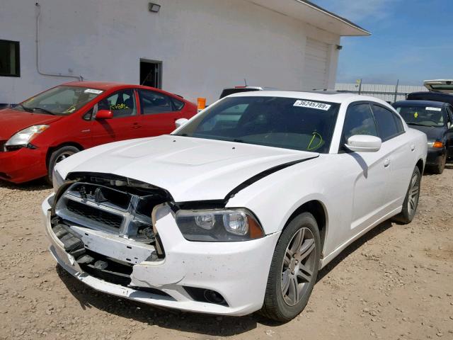 2C3CDXHG2DH710566 - 2013 DODGE CHARGER SX WHITE photo 2