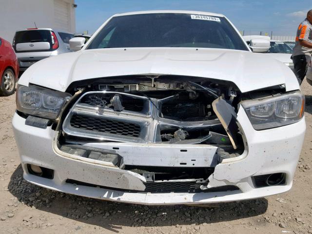 2C3CDXHG2DH710566 - 2013 DODGE CHARGER SX WHITE photo 9