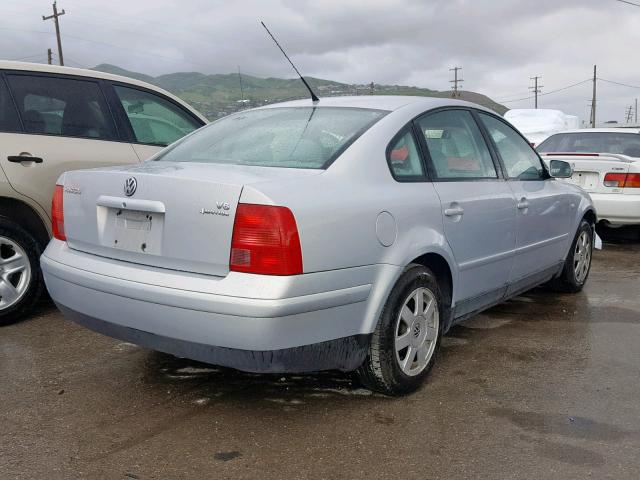 WVWTH23B8YE285284 - 2000 VOLKSWAGEN PASSAT GLS SILVER photo 4