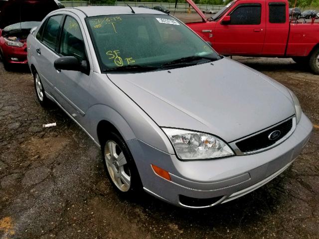 1FAHP34N56W217755 - 2006 FORD FOCUS ZX4 SILVER photo 1