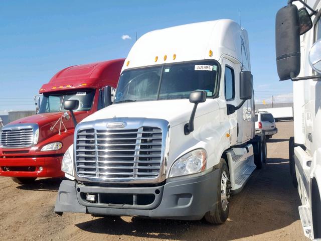 1FUJGLDRXBLAY1788 - 2011 FREIGHTLINER CASCADIA 1 WHITE photo 2