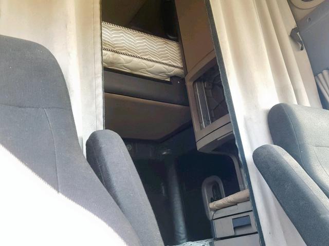 1FUJGLDRXBLAY1788 - 2011 FREIGHTLINER CASCADIA 1 WHITE photo 6