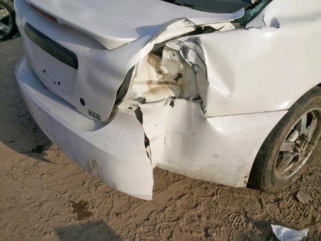 2G2WR544141265633 - 2004 PONTIAC GRAND PRIX WHITE photo 9