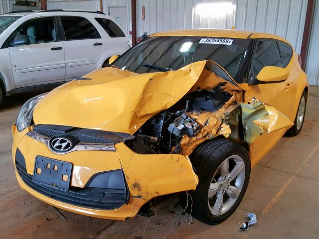 KMHTC6AD7DU136130 - 2013 HYUNDAI VELOSTER YELLOW photo 2