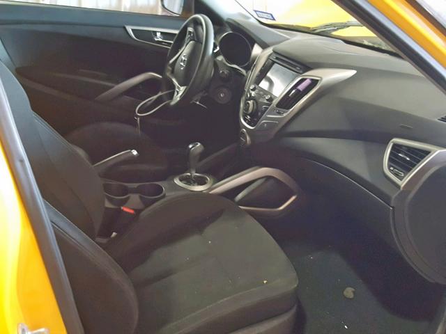 KMHTC6AD7DU136130 - 2013 HYUNDAI VELOSTER YELLOW photo 5