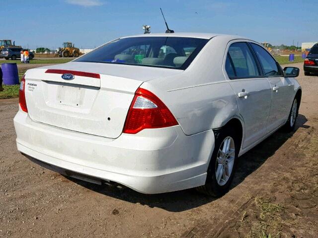 3FAHP0GA9AR319711 - 2010 FORD FUSION S WHITE photo 4