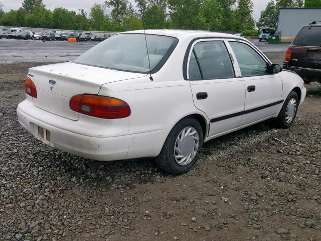 1Y1SK5280WZ424202 - 1998 CHEVROLET GEO PRIZM WHITE photo 4