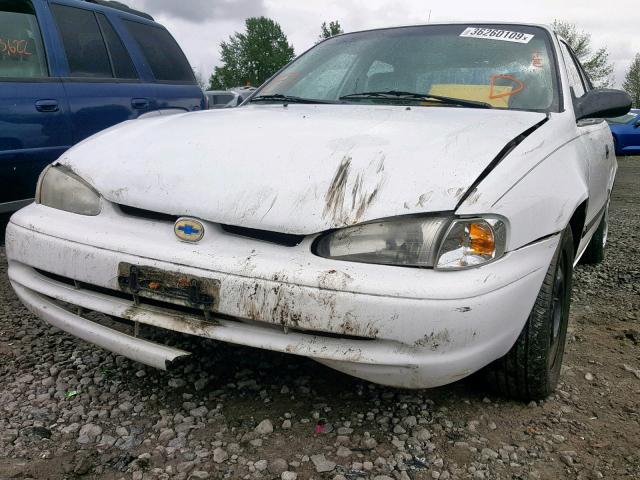 1Y1SK5280WZ424202 - 1998 CHEVROLET GEO PRIZM WHITE photo 9