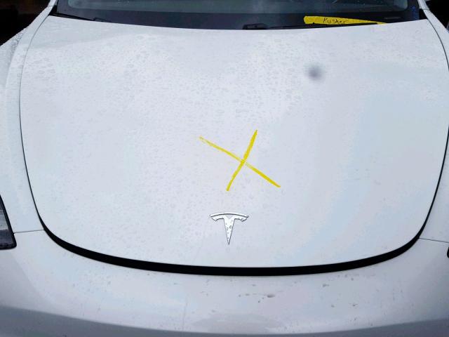 5YJ3E1EAXJF037744 - 2018 TESLA MODEL 3 WHITE photo 7