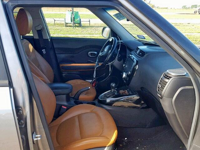 KNDJX3A52G7257416 - 2016 KIA SOUL ! Grafit foto 5