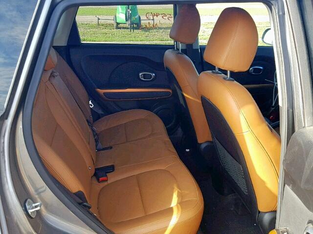 KNDJX3A52G7257416 - 2016 KIA SOUL ! Grafit foto 6