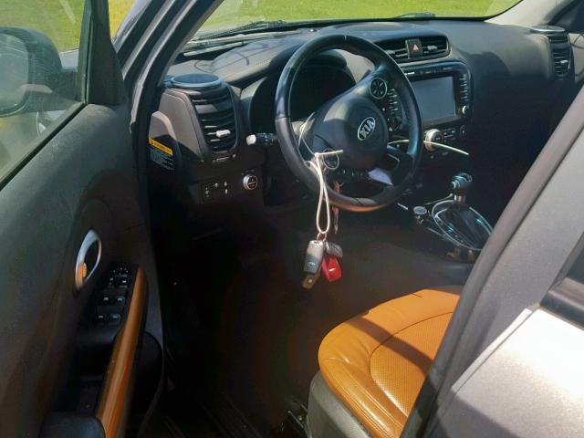 KNDJX3A52G7257416 - 2016 KIA SOUL ! Grafit foto 9