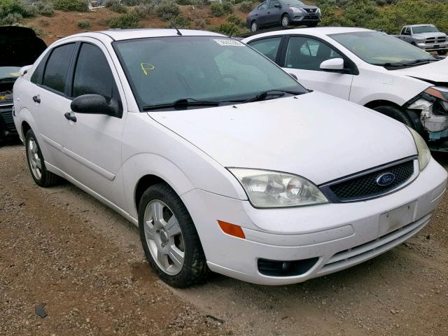 1FAHP34N67W317297 - 2007 FORD FOCUS ZX4 WHITE photo 1