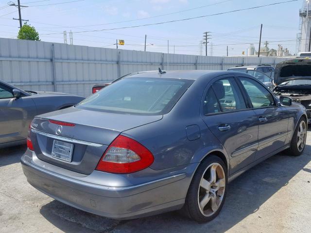 WDBUF72X87B014535 - 2007 MERCEDES-BENZ E 550 BLUE photo 4