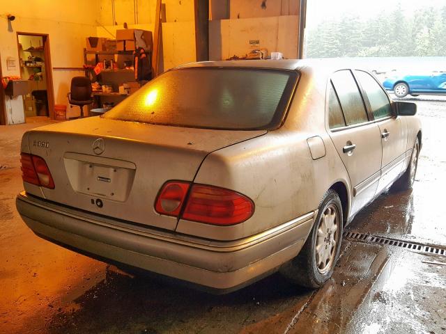 WDBJF55F4VJ027988 - 1997 MERCEDES-BENZ E 320 TAN photo 4