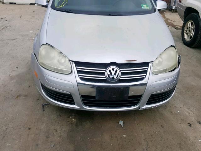 3VWSG71K96M728805 - 2006 VOLKSWAGEN JETTA 2.5 SILVER photo 9