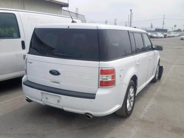 2FMGK5B85EBD25575 - 2014 FORD FLEX SE WHITE photo 4