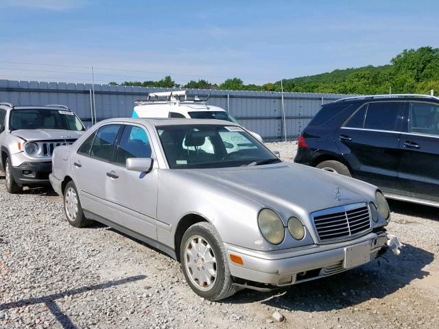 WDBJF65F3WA650123 - 1998 MERCEDES-BENZ E 320 SILVER photo 1