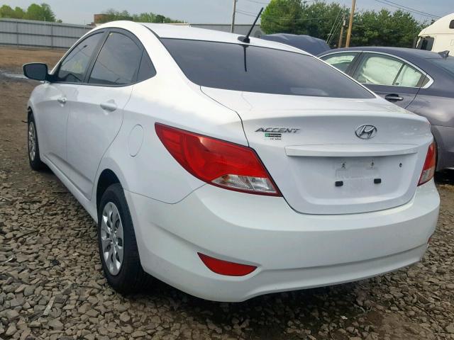 KMHCT4AE9HU286310 - 2017 HYUNDAI ACCENT SE WHITE photo 3