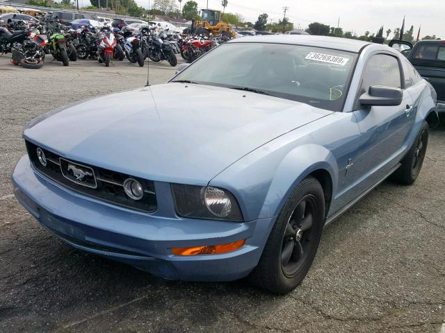 1ZVHT80N275203745 - 2007 FORD MUSTANG BLUE photo 2