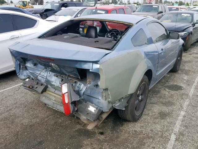 1ZVHT80N275203745 - 2007 FORD MUSTANG BLUE photo 4