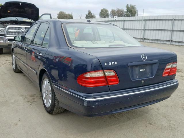 WDBJF65J9YB125245 - 2000 MERCEDES-BENZ E 320 BLUE photo 3