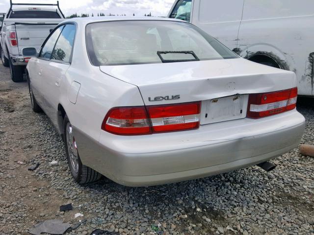 JT8BF28GXY0280850 - 2000 LEXUS ES 300 WHITE photo 3