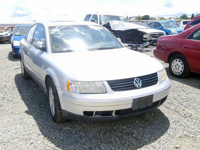 WVWAC63B01P013433 - 2001 VOLKSWAGEN PASSAT GLS SILVER photo 1