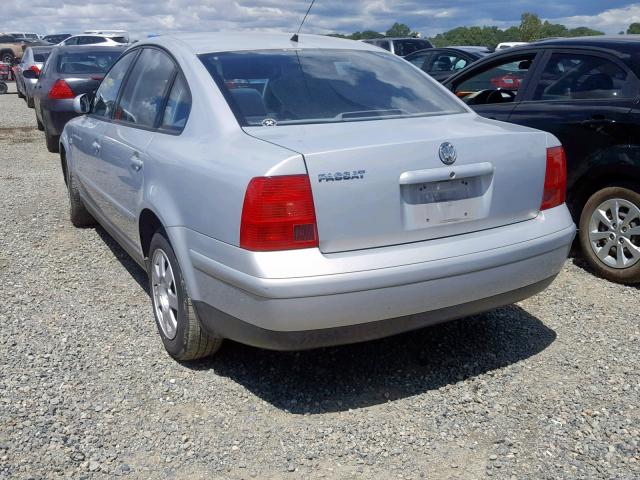 WVWAC63B01P013433 - 2001 VOLKSWAGEN PASSAT GLS SILVER photo 3