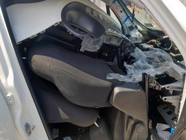 ZACCJBAB6HPF14933 - 2017 JEEP RENEGADE S WHITE photo 5