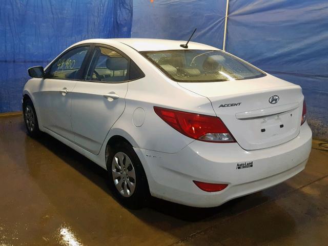 KMHCT4AE9GU137524 - 2016 HYUNDAI ACCENT SE WHITE photo 3