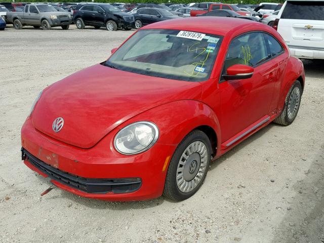 3VWJ07AT5EM654810 - 2014 VOLKSWAGEN BEETLE RED photo 2