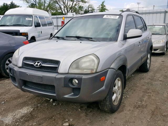 KM8JN12D25U081834 - 2005 HYUNDAI TUCSON GLS SILVER photo 2