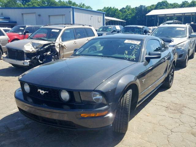 1ZVHT82H985184247 - 2008 FORD MUSTANG GT BLACK photo 2