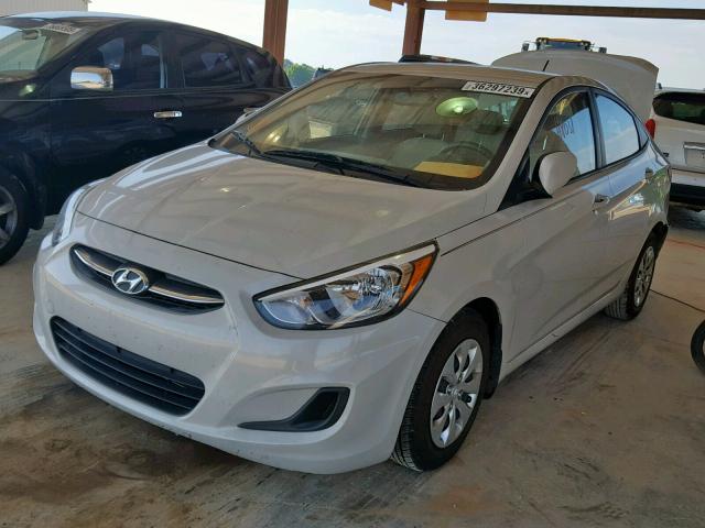 KMHCT4AE2GU019024 - 2016 HYUNDAI ACCENT SE WHITE photo 2