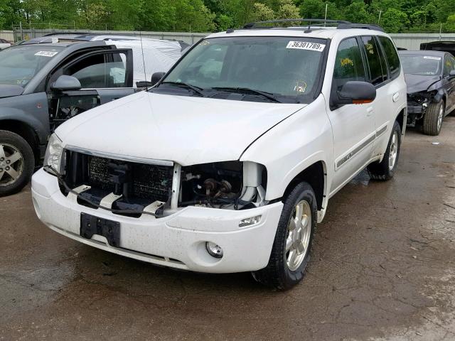 1GKDT13S252388425 - 2005 GMC ENVOY WHITE photo 2