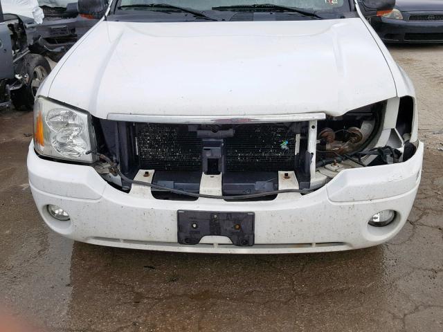 1GKDT13S252388425 - 2005 GMC ENVOY WHITE photo 9