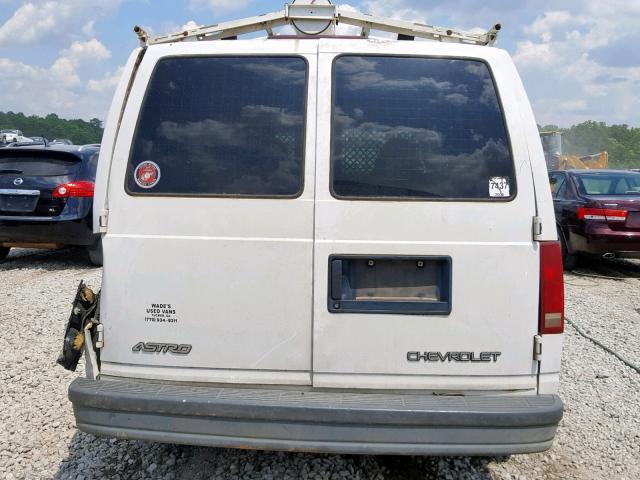 1GCDM19W11B148618 - 2001 CHEVROLET ASTRO WHITE photo 9