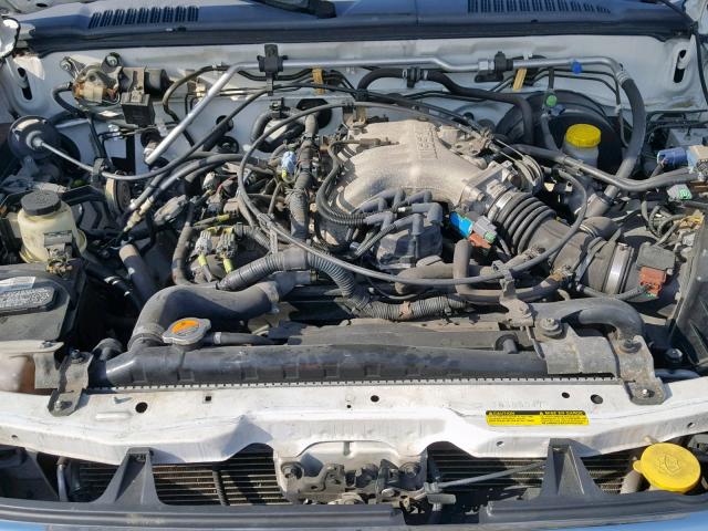 1N6ED27T1YC385047 - 2000 NISSAN FRONTIER C WHITE photo 7