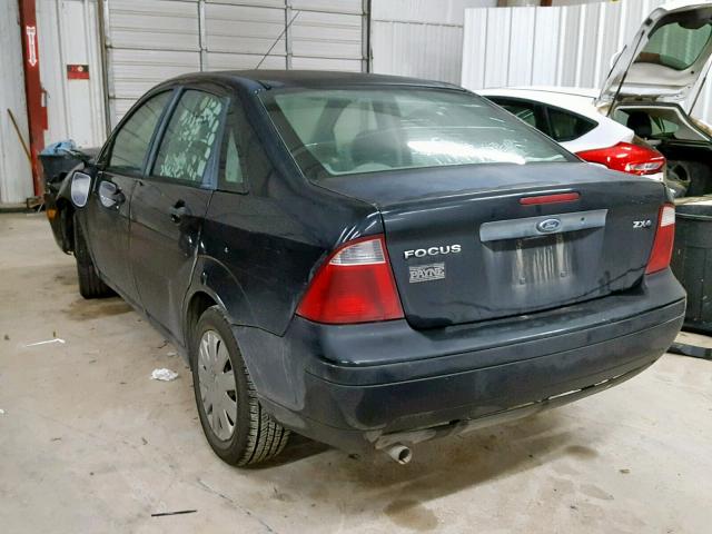 1FAFP34N05W315257 - 2005 FORD FOCUS ZX4 BLACK photo 3