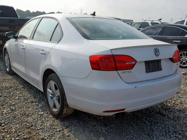 3VWLL7AJXCM377860 - 2012 VOLKSWAGEN JETTA TDI WHITE photo 3