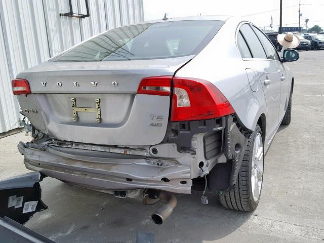 YV1902FH7C2101748 - 2012 VOLVO S60 T6 SILVER photo 4