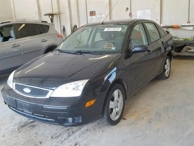 1FAFP34N36W219270 - 2006 FORD FOCUS ZX4 BLACK photo 2