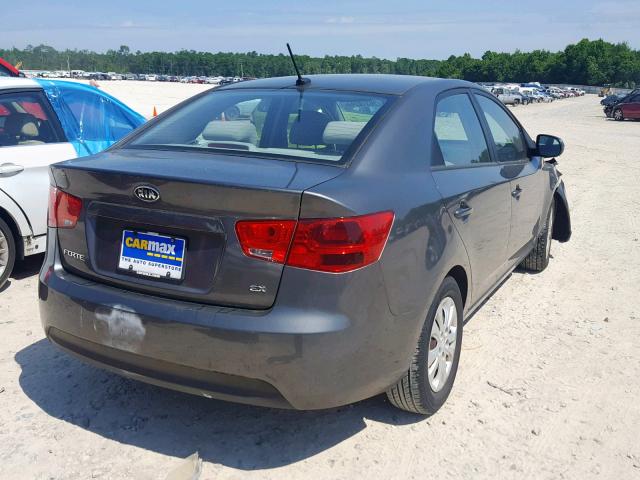 KNAFU4A26D5737747 - 2013 KIA FORTE EX GRAY photo 4