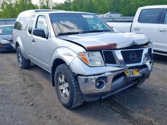 1N6AD06W55C436561 - 2005 NISSAN FRONTIER K SILVER photo 1