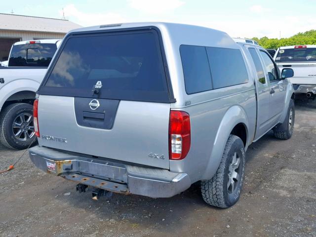 1N6AD06W55C436561 - 2005 NISSAN FRONTIER K SILVER photo 4