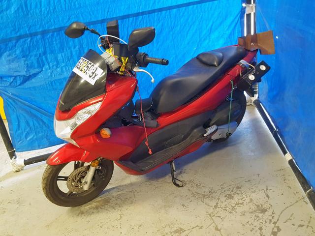 MLHKF1219D5001429 - 2013 HONDA PCX 150 RED photo 2