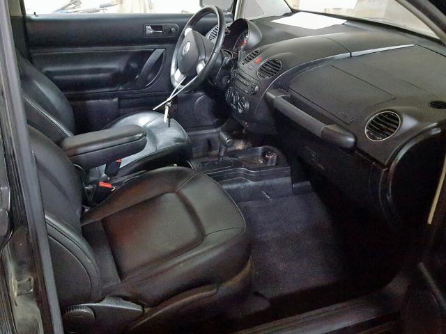 3VWPW31C29M506461 - 2009 VOLKSWAGEN NEW BEETLE შავი ფოტო 5